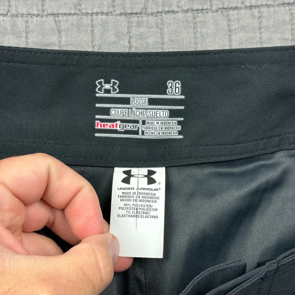 Under Armour HeatGear Mens 36 Board Shorts Black Cargo Swim Trunks